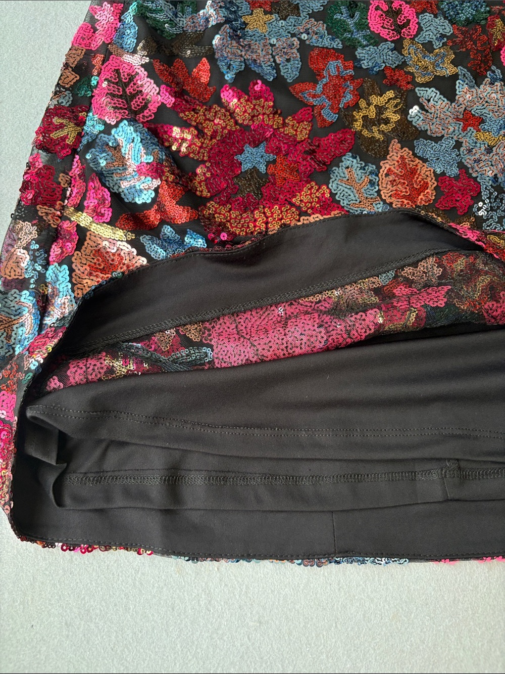 London Times Black Sequin Floral Mini Cocktail Dress with Multicolor Sequins 8 - Picture 5 of 8